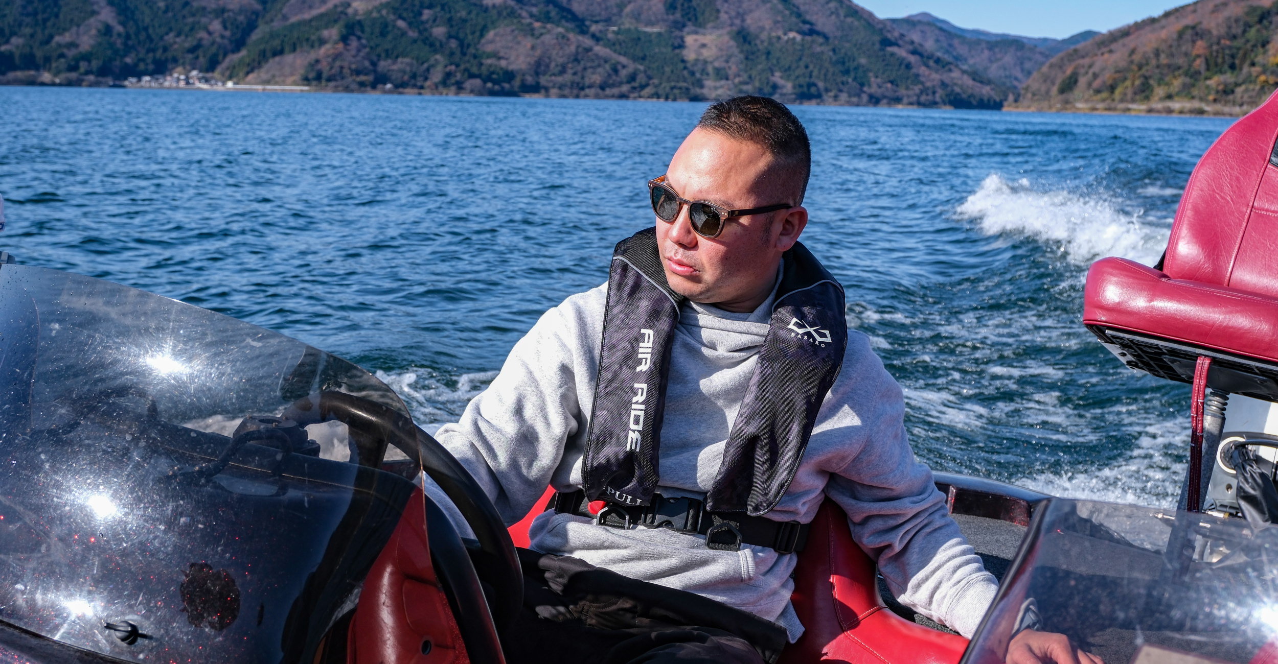 株式会社QUEEN メインビジュアル1